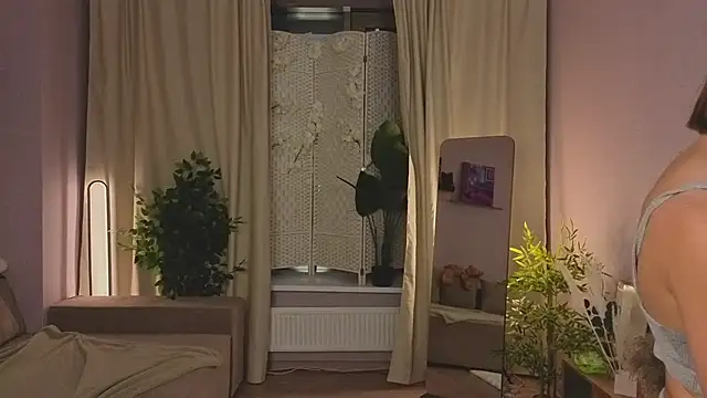 LouiseCollins online show from 5, 11, 2025