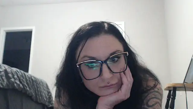 Holyplastic online show from 25, 11, 2025