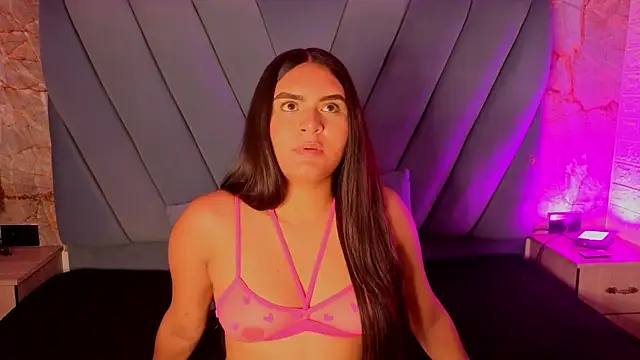 amarahanks1 online show from 6, 11, 2025