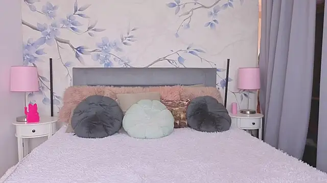 Sandra angel  online show from 20, 11, 2025