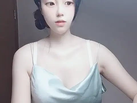 Snapshot of JuliaNoir chatting on 27, 11, 2025 JuliaNoir online show from 27, 11, 2025