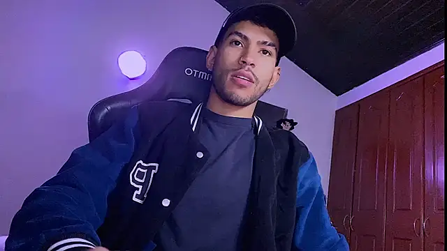 Snapshot of 3v1l chatting on 6, 1, 2026 3v1l online show from 6, 1, 2026