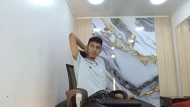 Erickhottx online show from 14, 2, 2026