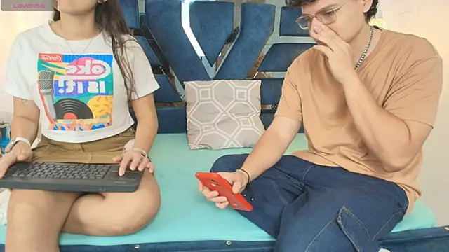 Zoe And Dylan  online show from 11, 11, 2025