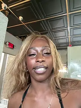 Snapshot of MadameMuse chatting on 22, 6, 2026 MadameMuse online show from 22, 6, 2026