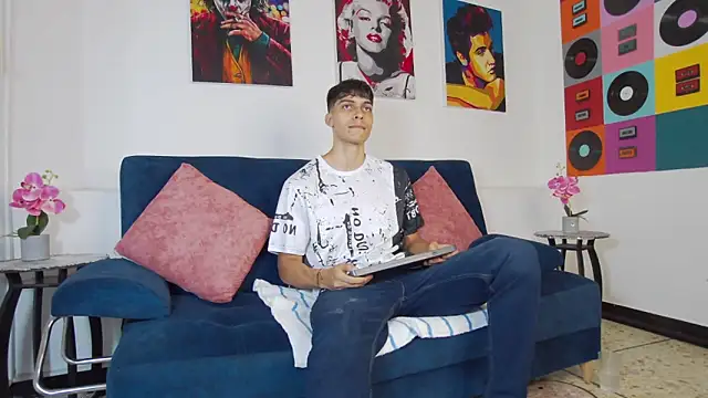 AlessioVitale online show from 18, 11, 2025