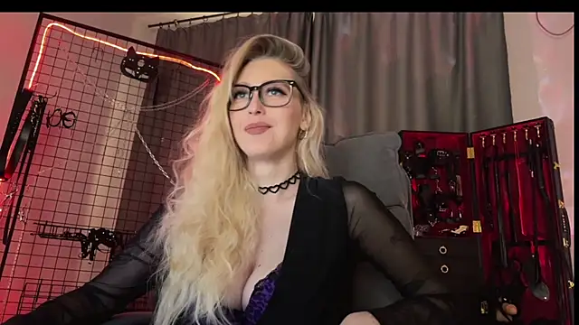 Liya Liss online show from 6, 4, 2026