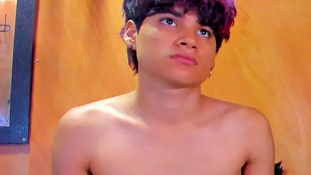 Leo Glow online show from 11, 2, 2026