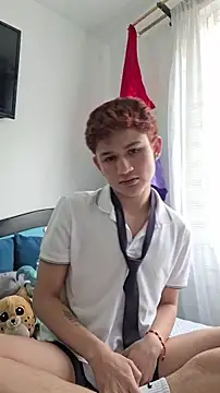 Snapshot of Apolitoo chatting on 2, 11, 2025 Apolitoo online show from 2, 11, 2025