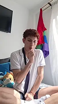 Snapshot of Apolitoo chatting on 4, 11, 2025 Apolitoo online show from 4, 11, 2025