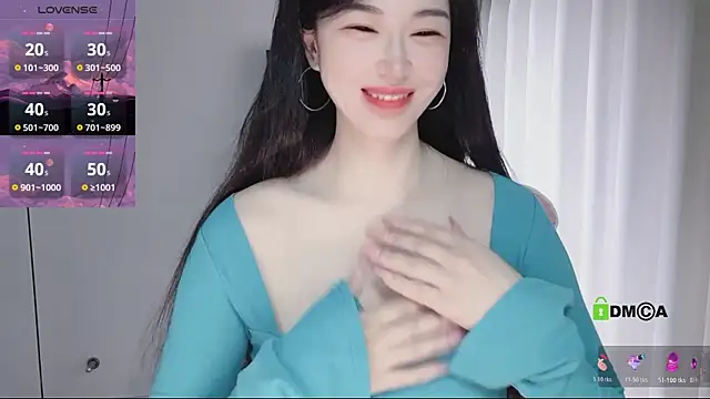 Snapshot of YunShan-33 chatting on 25, 6, 2026 YunShan-33 online show from 25, 6, 2026