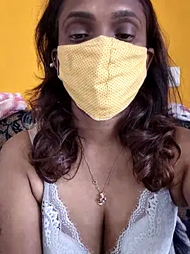 Snapshot of Queen-dhivya chatting on 18, 4, 2026 Queen-dhivya online show from 18, 4, 2026