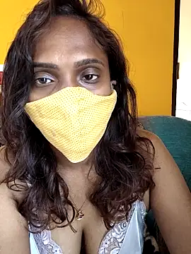 Snapshot of Queen-dhivya chatting on 20, 4, 2026 Queen-dhivya online show from 20, 4, 2026