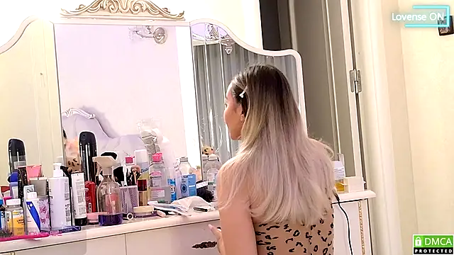 Snapshot of AniaKarenina chatting on 28, 11, 2025 AniaKarenina online show from 28, 11, 2025