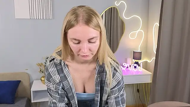 Carollina  online show from 1, 11, 2025