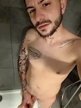 Snapshot of rebebia13 chatting on 6, 1, 2026 rebebia13 online show from 6, 1, 2026