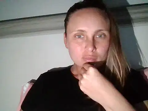 LaManu89 online show from 4, 11, 2025