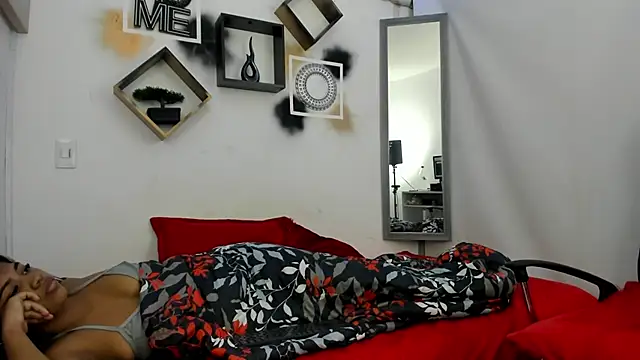 YuleimysAndAlex online show from 11, 11, 2025