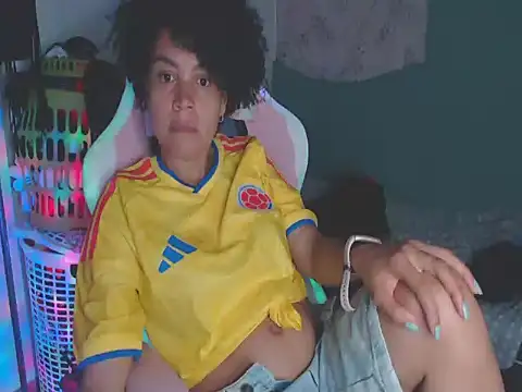 shayna cute online show from 8, 7, 2026