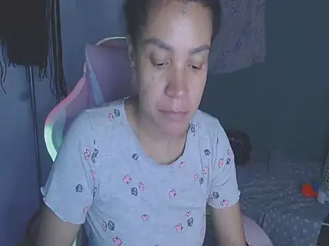 shayna cute online show from 5, 8, 2026