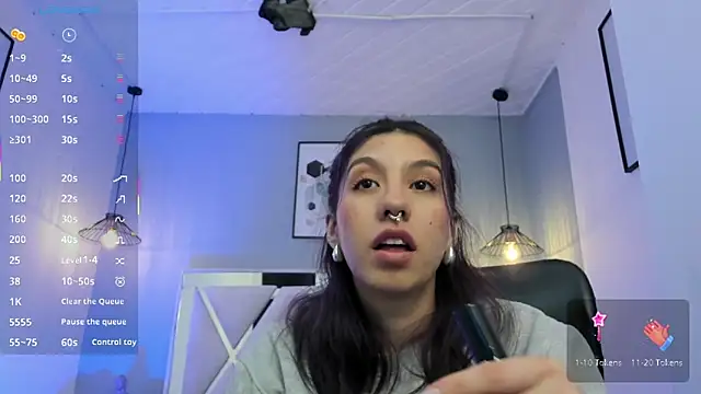 Snapshot of zoe-moreau chatting on 4, 3, 2026 zoe-moreau online show from 4, 3, 2026