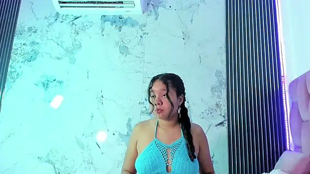 Snapshot of angie_harmony chatting on 6, 11, 2025 angie harmony online show from 6, 11, 2025