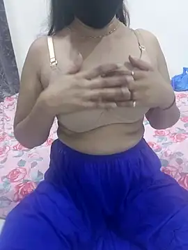 Aarti909090 online show from 1, 5, 2026
