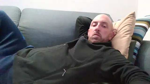 Snapshot of luca_beech88 chatting on 14, 4, 2026 luca beech88 online show from 14, 4, 2026