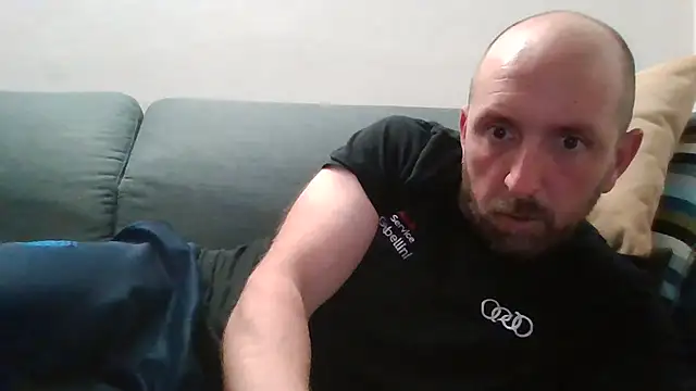 Snapshot of luca_beech88 chatting on 19, 4, 2026 luca beech88 online show from 19, 4, 2026