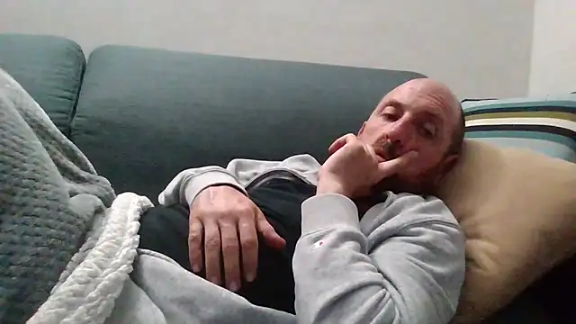Snapshot of luca_beech88 chatting on 28, 4, 2026 luca beech88 online show from 28, 4, 2026