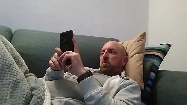 Snapshot of luca_beech88 chatting on 30, 4, 2026 luca beech88 online show from 30, 4, 2026