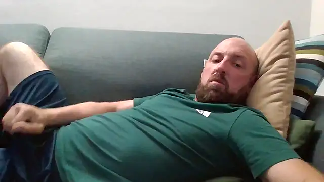 Snapshot of luca_beech88 chatting on 17, 5, 2026 luca beech88 online show from 17, 5, 2026