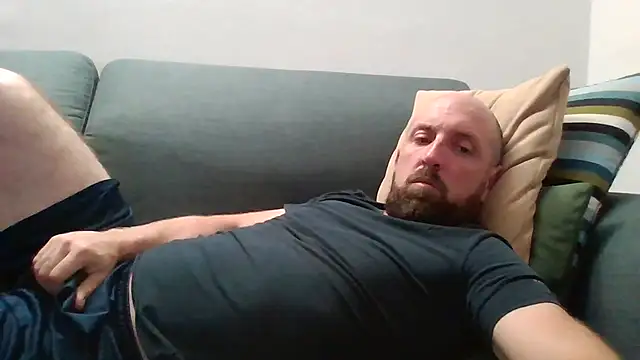 Snapshot of luca_beech88 chatting on 19, 5, 2026 luca beech88 online show from 19, 5, 2026