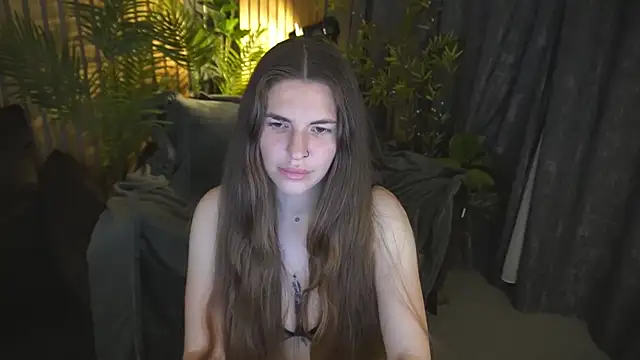 Snapshot of DanielaReign chatting on 25, 11, 2025 DanielaReign online show from 25, 11, 2025