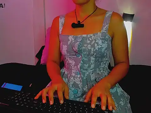 Snapshot of cristalsolei chatting on 9, 1, 2026 cristalsolei online show from 9, 1, 2026