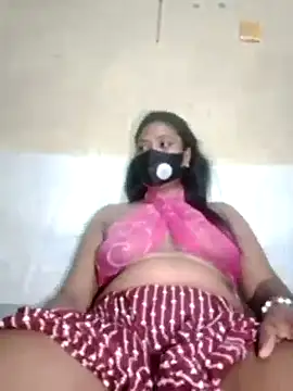 Snapshot of priya_121 chatting on 5, 11, 2025 priya 121 online show from 5, 11, 2025