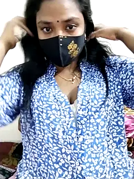 Snapshot of priya_121 chatting on 15, 12, 2025 priya 121 online show from 15, 12, 2025