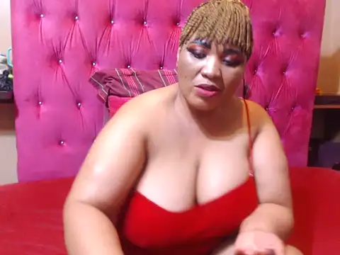 Snapshot of HUGE_BUSTY_EBONY chatting on 24, 4, 2026 HUGE BUSTY EBONY online show from 24, 4, 2026