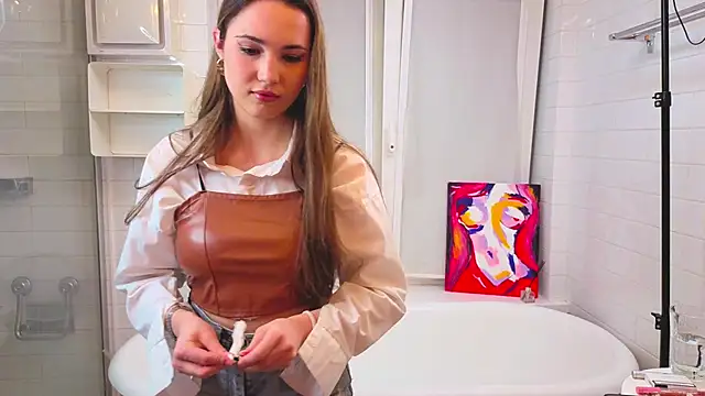 Snapshot of LeenaPuita chatting on 12, 11, 2025 LeenaPuita online show from 12, 11, 2025