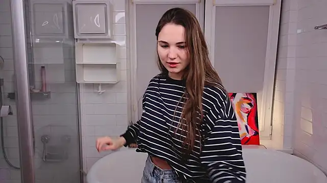 Snapshot of LeenaPuita chatting on 3, 12, 2025 LeenaPuita online show from 3, 12, 2025