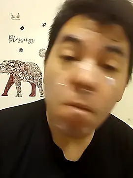 Snapshot of Lobouys chatting on 8, 11, 2025 Lobouys online show from 8, 11, 2025