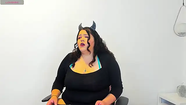 Lilith Aliany  online show from 3, 12, 2025