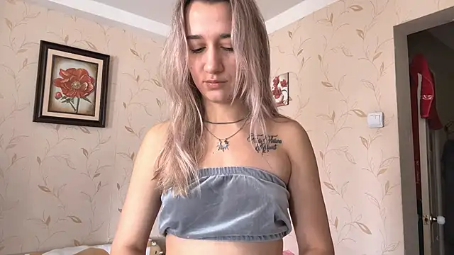 Auroragin online show from 4, 11, 2025