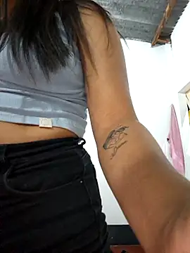 Snapshot of lapicarona18 chatting on 8, 11, 2025 lapicarona18 online show from 8, 11, 2025