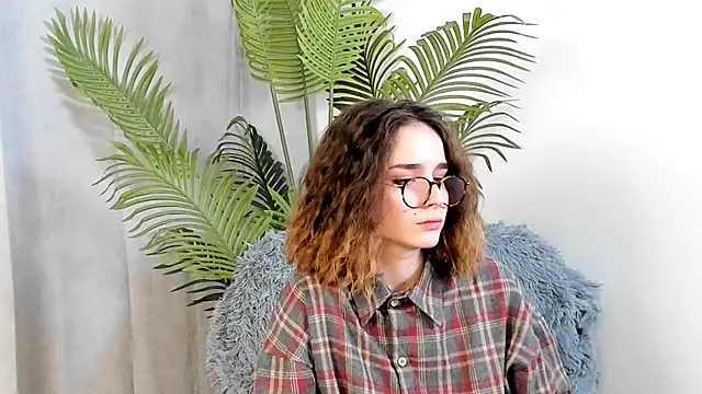 Snapshot of JeniseDancer chatting on 4, 11, 2025 JeniseDancer online show from 4, 11, 2025