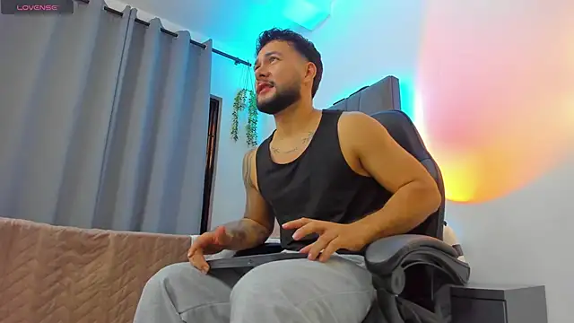 Snapshot of noah_corvelle chatting on 6, 2, 2026 noah corvelle online show from 6, 2, 2026