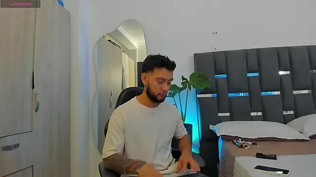 Snapshot of noah_corvelle chatting on 5, 3, 2026 noah corvelle online show from 5, 3, 2026