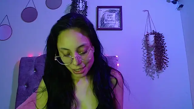 Snapshot of valkiry_ chatting on 4, 4, 2026 valkiry online show from 4, 4, 2026