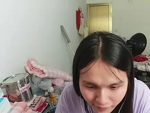 Snapshot of RebelAura chatting on 7, 7, 2026 RebelAura online show from 7, 7, 2026