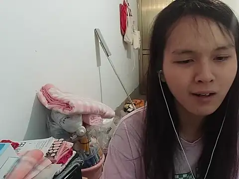 Snapshot of RebelAura chatting on 12, 7, 2026 RebelAura online show from 12, 7, 2026